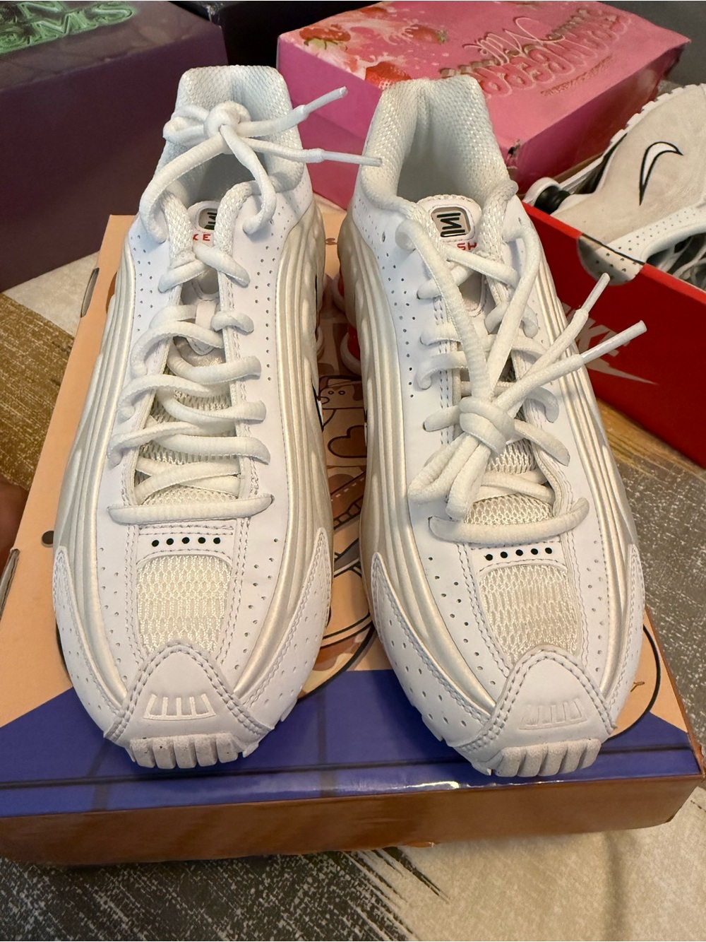 Nike Shox R4 White Lace-Up Athletic Sneakers Size 6 (No Box)